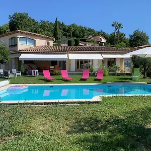 https://les-lillas.fr-provencehotel.com